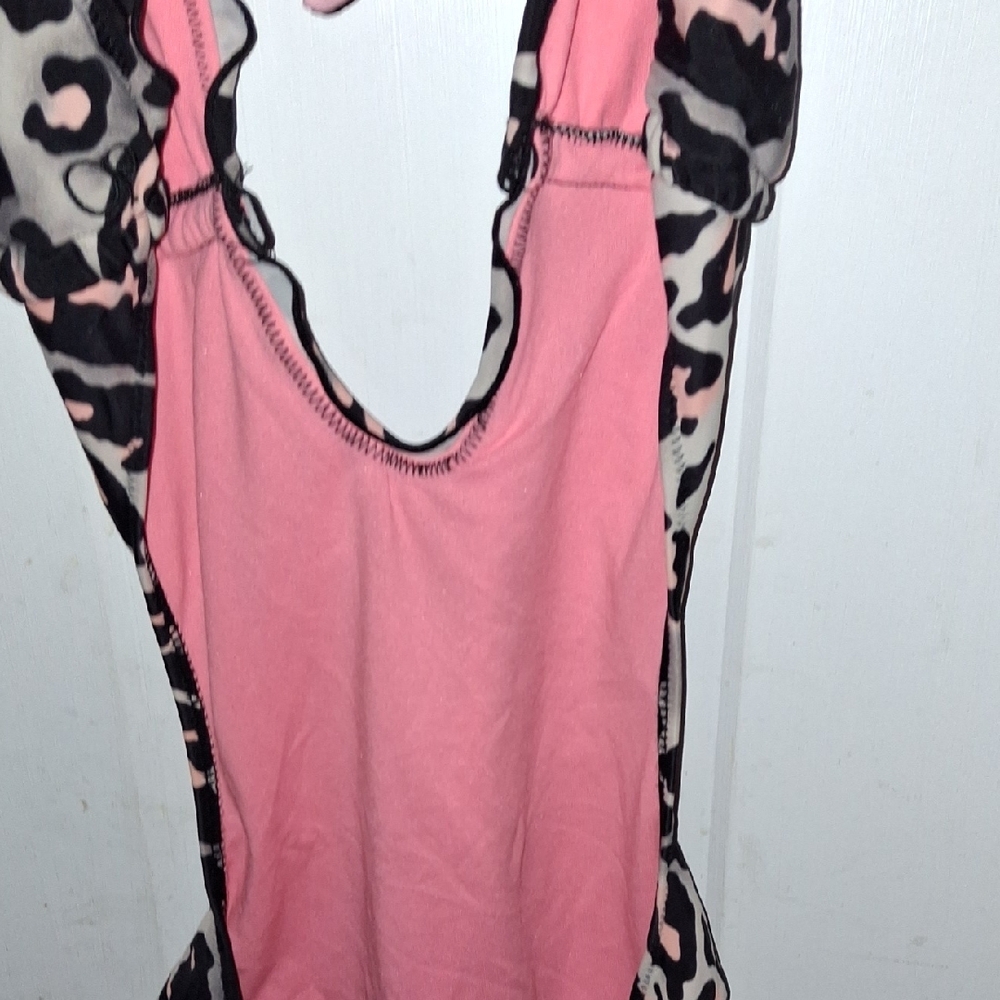 Unk Leopard Print One Piece Swimsuit with Pink Accents - Picture 7 of 9